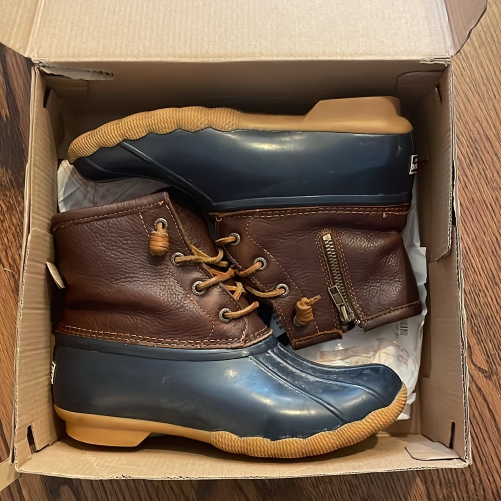 Duck boots